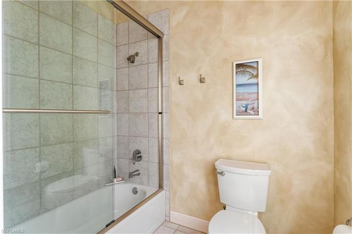 2nd bath has shower/tub combo.