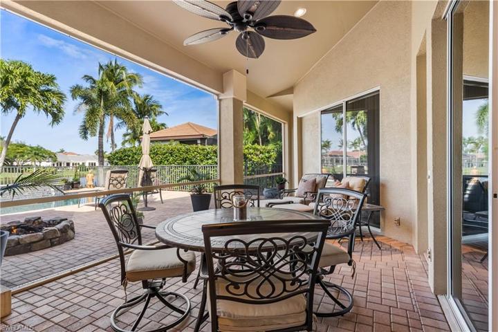 Great views of the lake from every angle on your screened in lanai!
