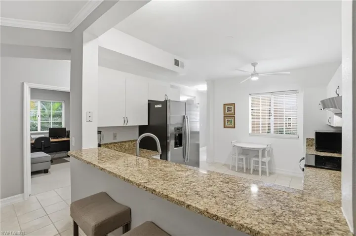 Breakfast bar