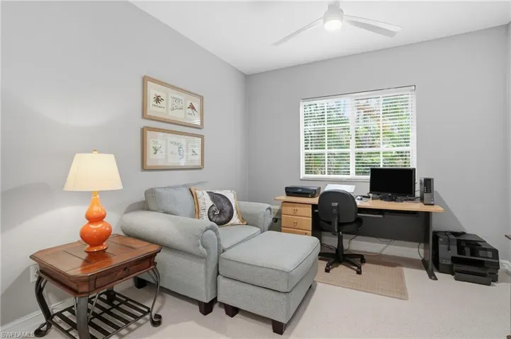 Flexible 3rd bedroom or office space