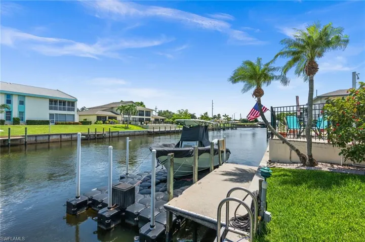 1345 Se 40th Ter 2e, Cape Coral, Florida 33904