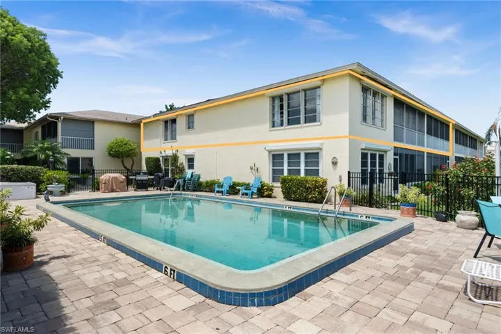 Huge 2nd story end unit waterfront condo