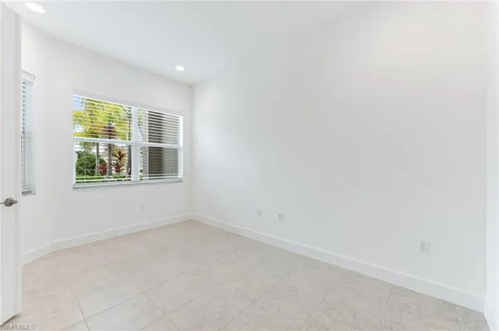 28571  Lobos  CIR, Bonita Springs, FL 34135