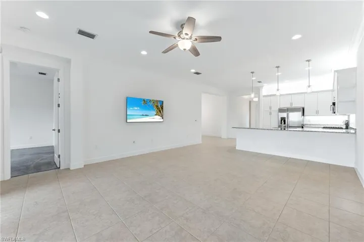 28571  Lobos  CIR, Bonita Springs, FL 34135