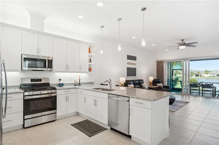 28571  Lobos  CIR, Bonita Springs, FL 34135