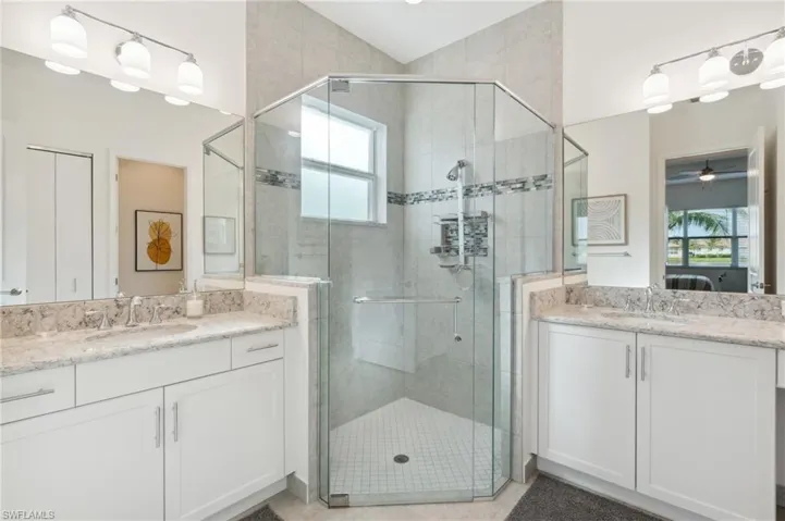 28571  Lobos  CIR, Bonita Springs, FL 34135