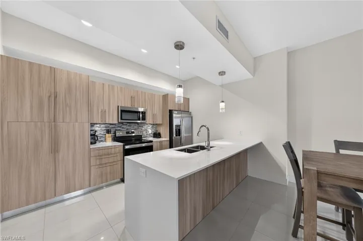 15901 Royal Pointe Ln 405, Fort Myers, Florida 33908