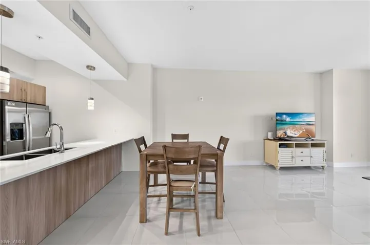 15901 Royal Pointe Ln 405, Fort Myers, Florida 33908
