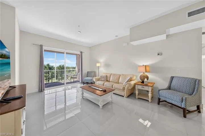 15901 Royal Pointe Ln 405, Fort Myers, Florida 33908