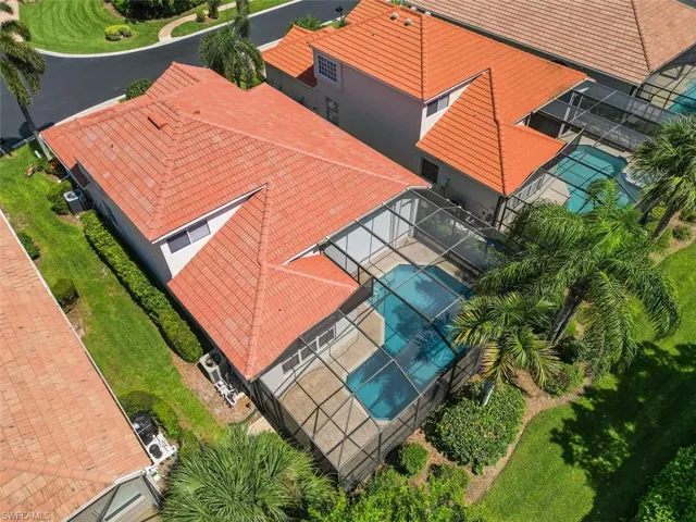 Birds eye view of property
