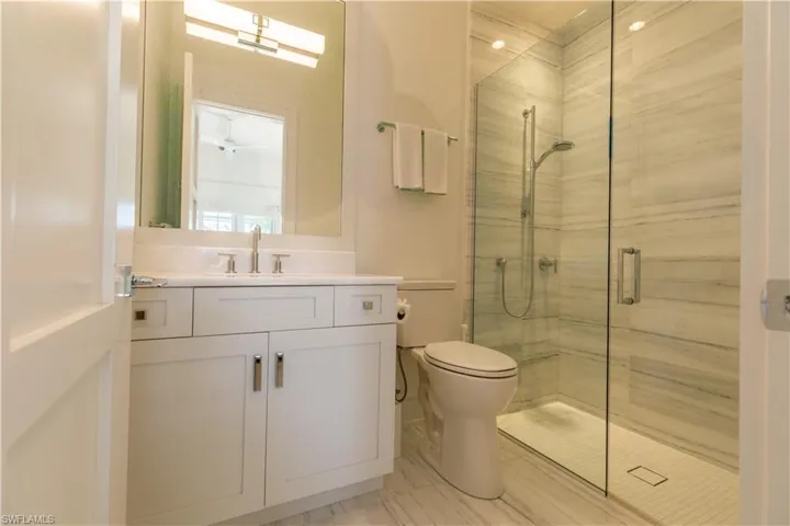 912  9th S AVE, Naples, FL 34102