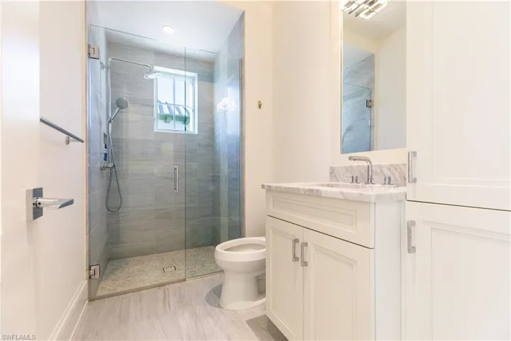 912  9th S AVE, Naples, FL 34102