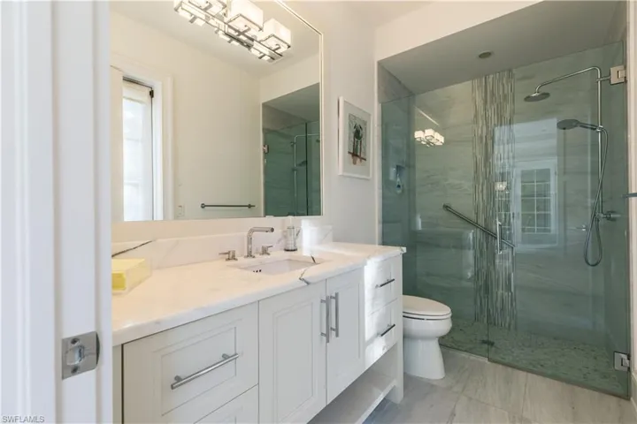 912  9th S AVE, Naples, FL 34102
