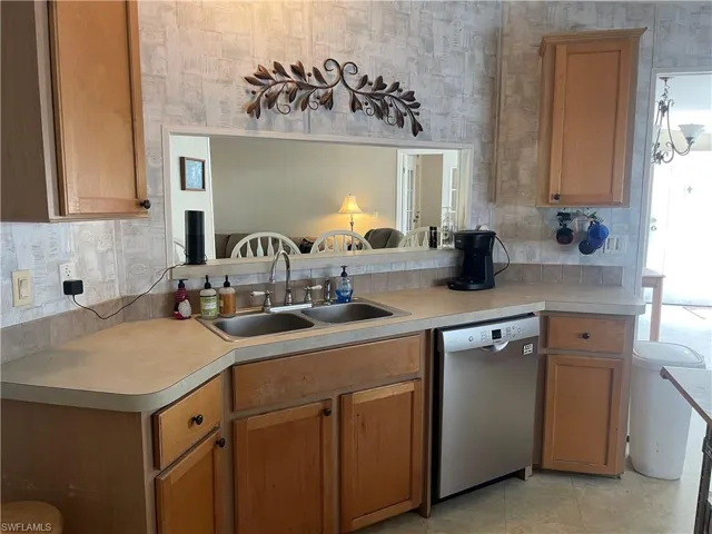 13020  Mullins  LN, Fort Myers, FL 33913