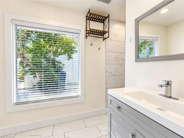 4272 Island Cir B, Fort Myers, Florida 33919