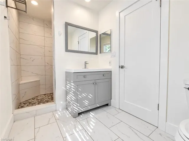 4272 Island Cir B, Fort Myers, Florida 33919