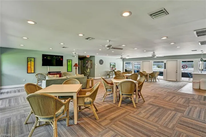 4272 Island Cir B, Fort Myers, Florida 33919