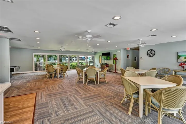 4272 Island Cir B, Fort Myers, Florida 33919