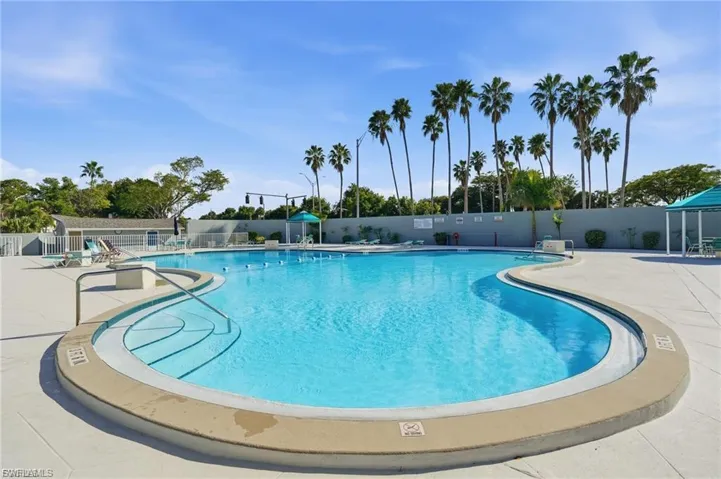 4272 Island Cir B, Fort Myers, Florida 33919