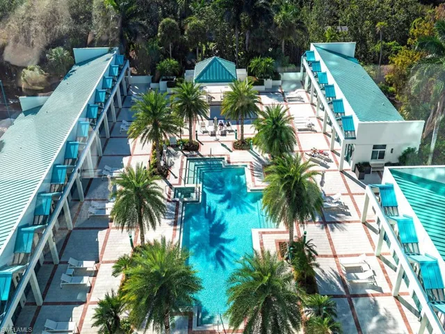 Claridge resort style pool & amenities