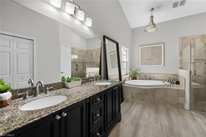 2481 22nd Ave Ne, Naples, Florida 34120