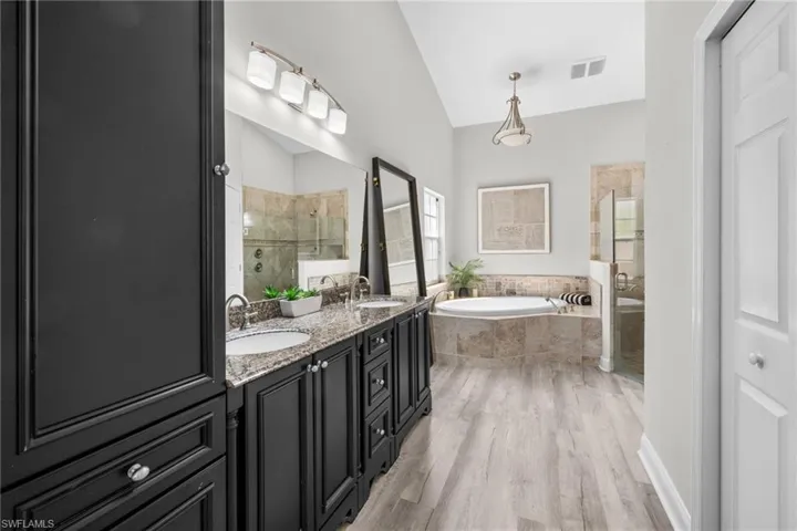 2481 22nd Ave Ne, Naples, Florida 34120