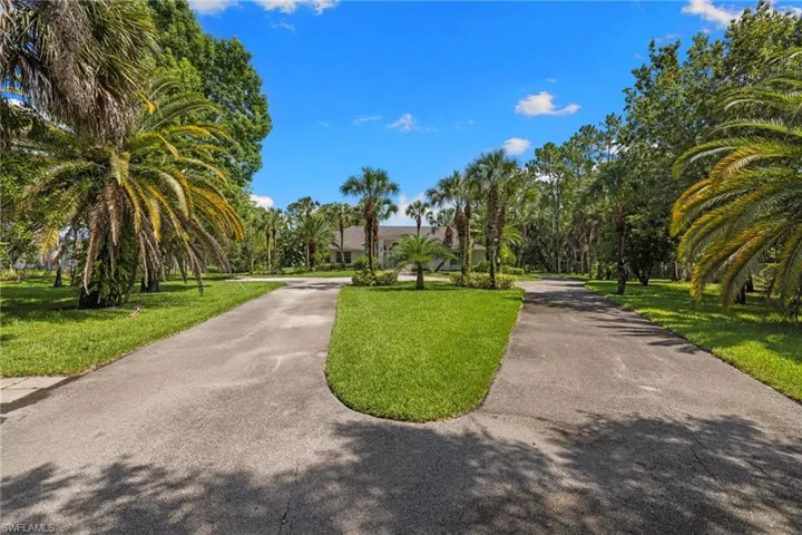 2481 22nd Ave Ne, Naples, Florida 34120