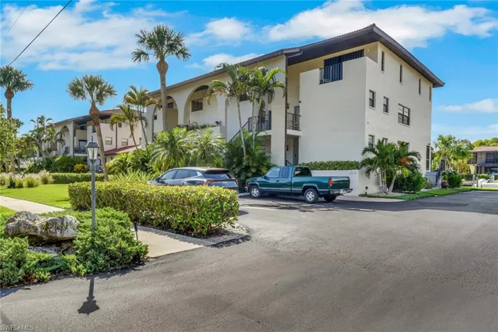 1400 Blue Point Ave 208, Naples, Florida 34102