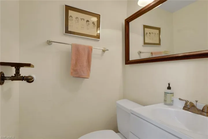 1400 Blue Point Ave 208, Naples, Florida 34102