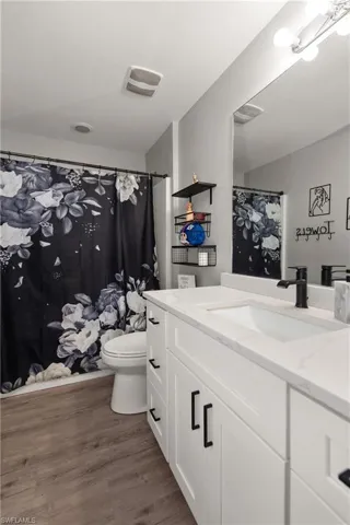 2049 Ne 25th St, Cape Coral, Florida 33909