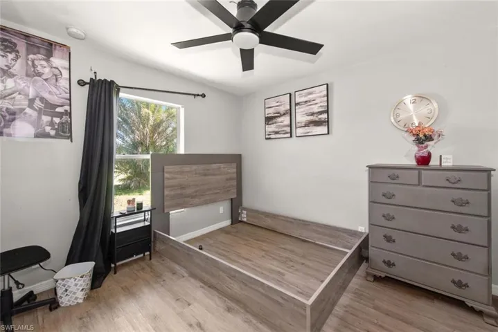 2049 Ne 25th St, Cape Coral, Florida 33909