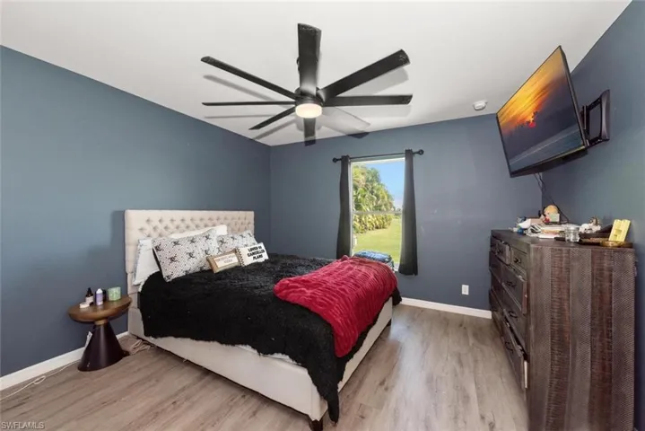 2049 Ne 25th St, Cape Coral, Florida 33909