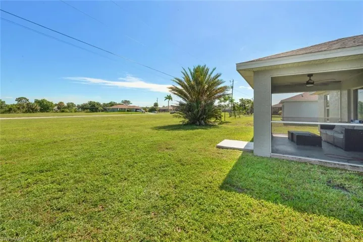 2049 Ne 25th St, Cape Coral, Florida 33909