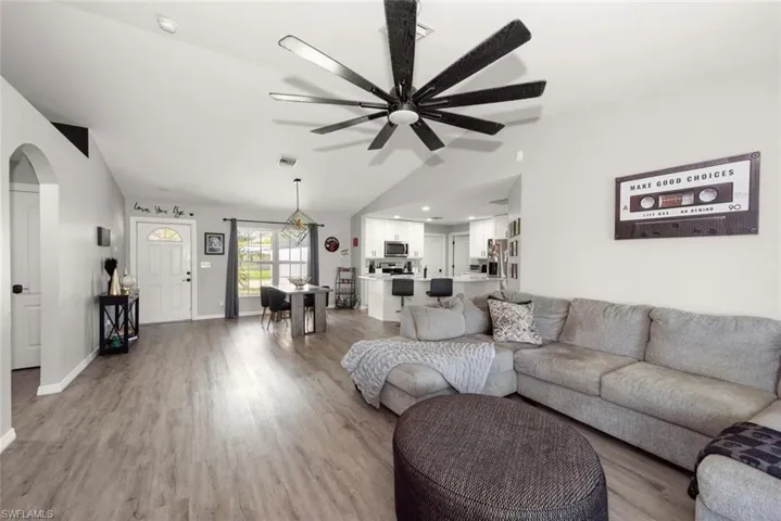 2049 Ne 25th St, Cape Coral, Florida 33909