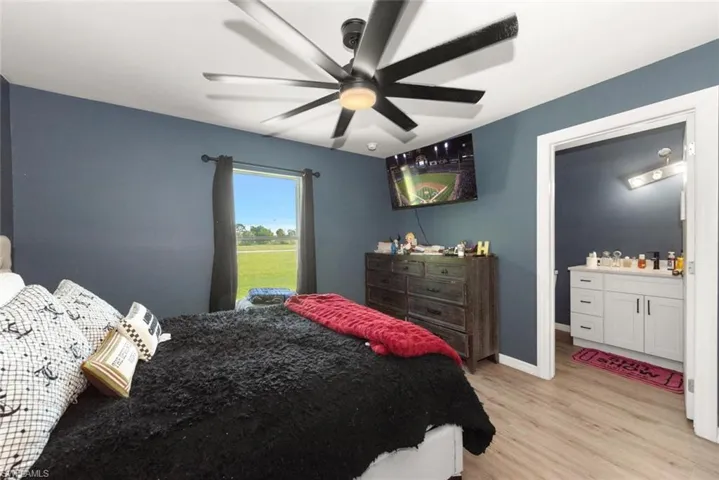 2049 Ne 25th St, Cape Coral, Florida 33909