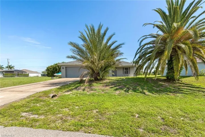 2049 Ne 25th St, Cape Coral, Florida 33909