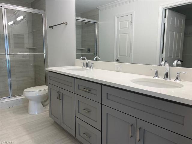 Master Bath Dual Siinks