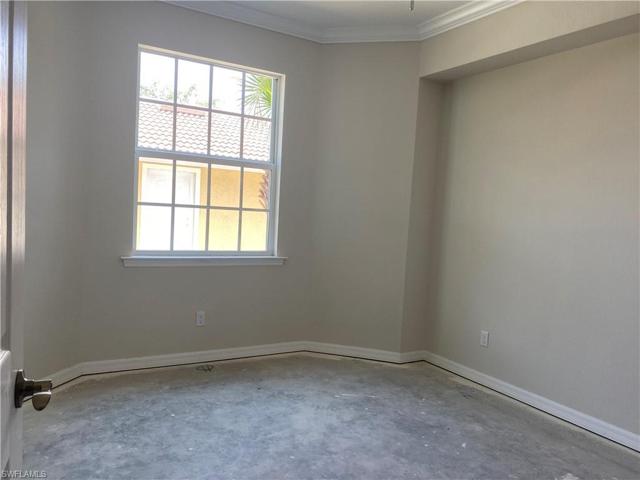 Guest Bedroom 1(no carpet yet..)