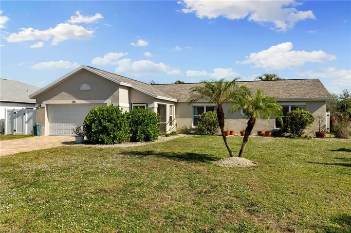 704  Meyer  DR, Naples, FL 34120