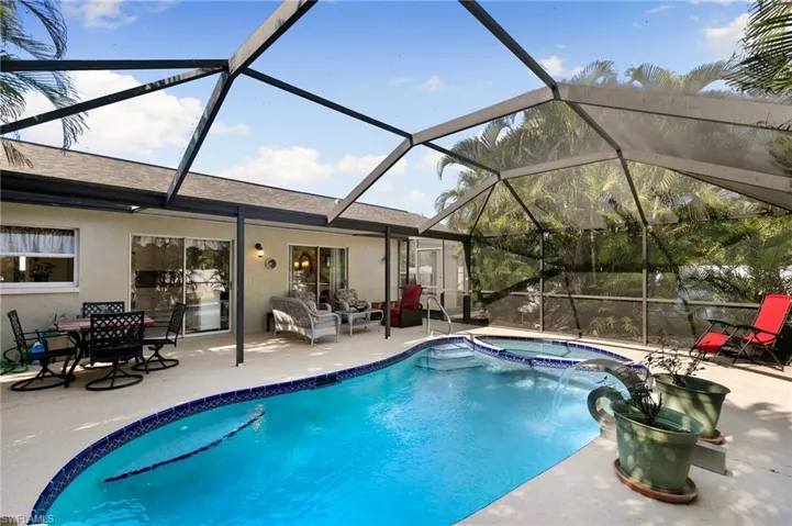 704  Meyer  DR, Naples, FL 34120