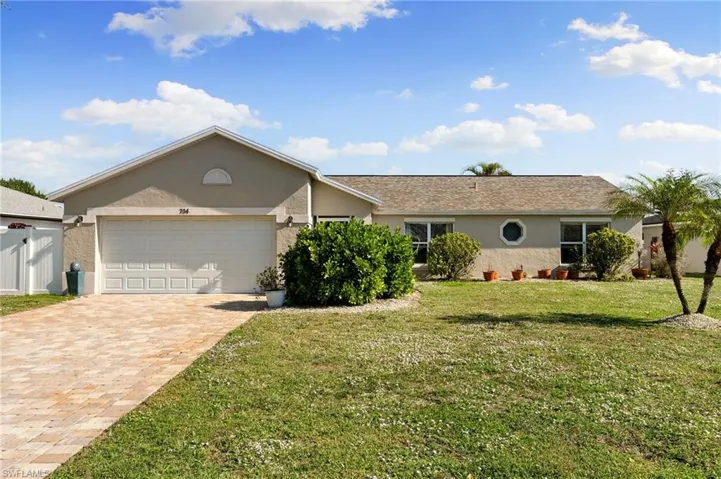704  Meyer  DR, Naples, FL 34120