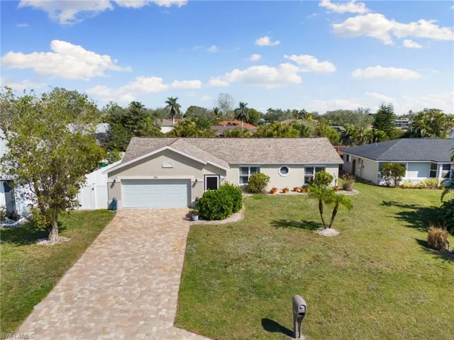 704  Meyer  DR, Naples, FL 34120