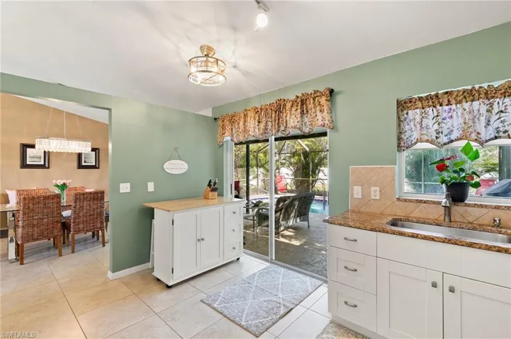 704  Meyer  DR, Naples, FL 34120