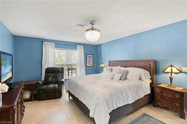 704  Meyer  DR, Naples, FL 34120