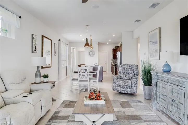 Fully furnished, ready when you are!