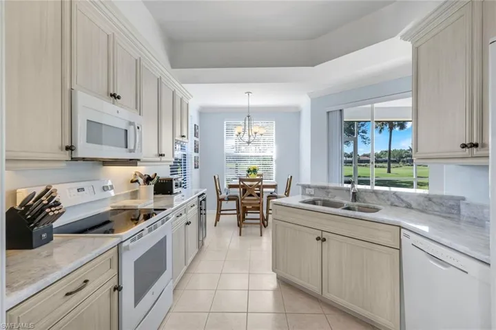 2140  Arielle  DR, Naples, FL 34109