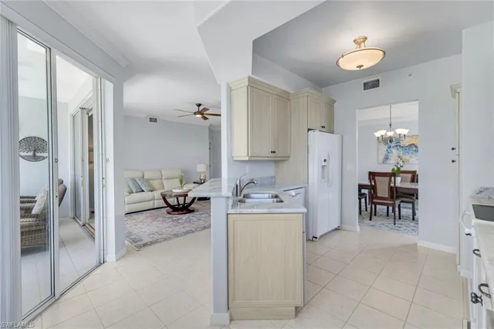2140  Arielle  DR, Naples, FL 34109