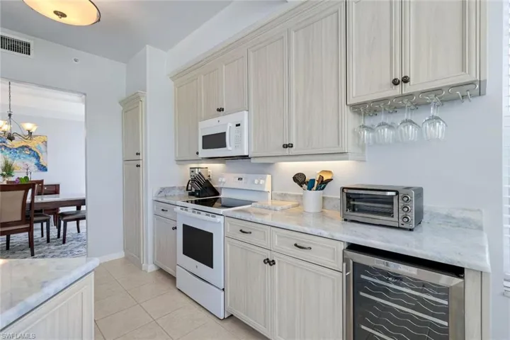 2140  Arielle  DR, Naples, FL 34109
