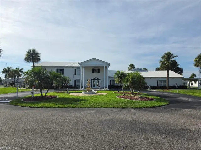 227 Santa Fe Trl, North Fort Myers, Florida 33917