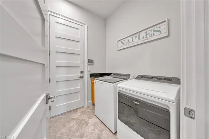 6421 Carnival Rd, Naples, Florida 34113
